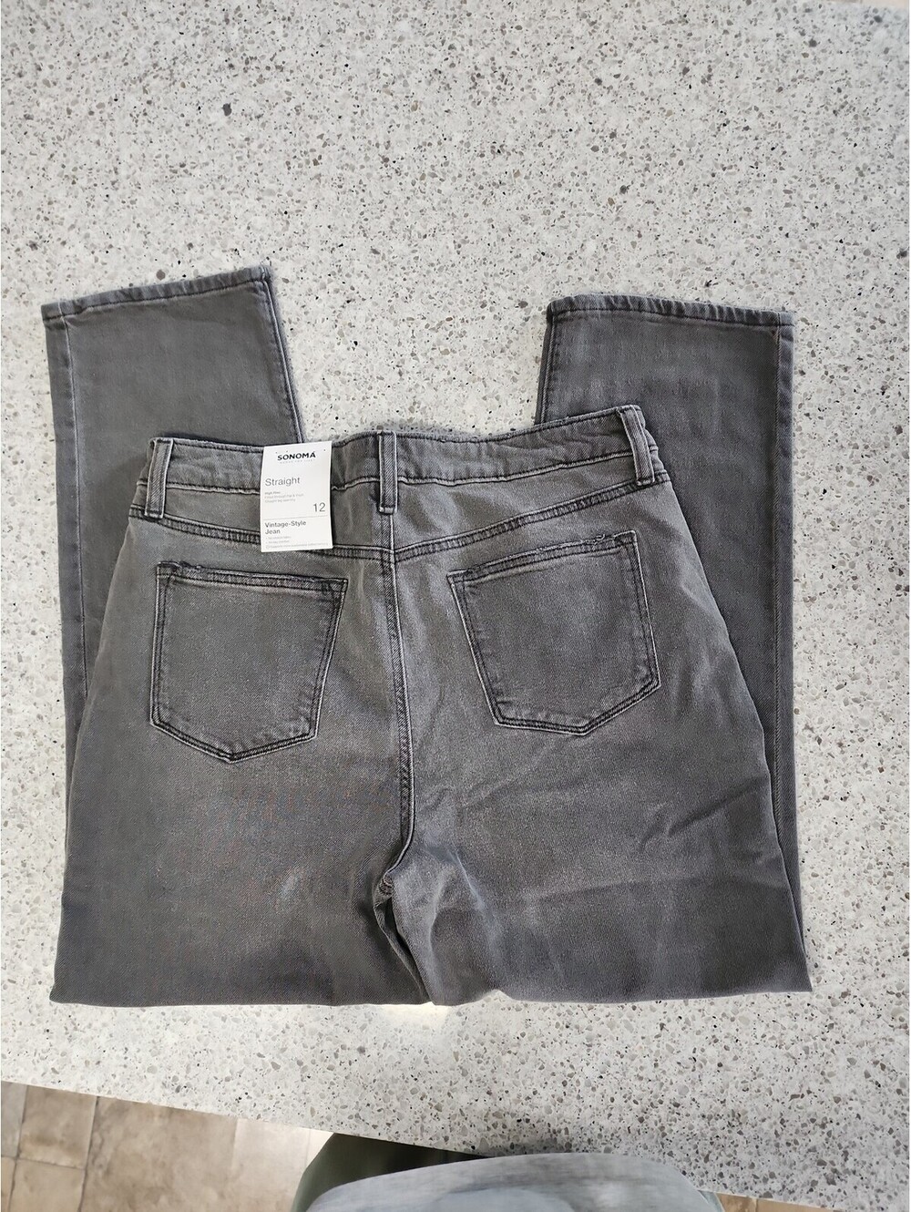 Jeans - Picture 2 of 9